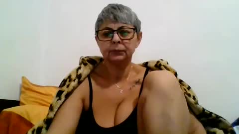 couple online show from January 2025 05:59:02 PM