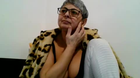 couple online show from January 2025 06:03:02 PM