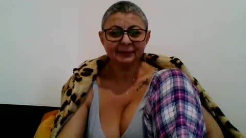 couple online show from January 2025 02:37:01 PM