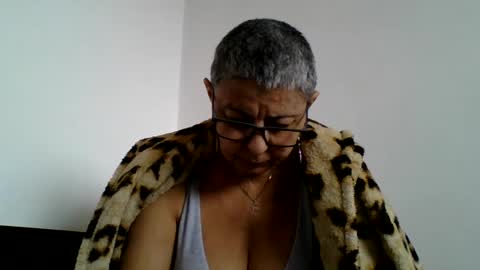 couple online show from January 2025 10:32:02 AM