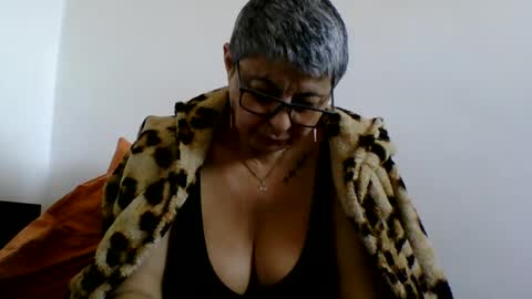 couple online show from March 2025 12:11:02 PM
