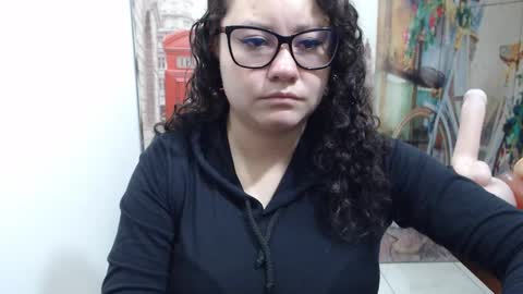 Snapshot of curly_greeneyed chatting on October 2025 06:56:01 PM Vannesa online show from October 2025 06:56:01 PM