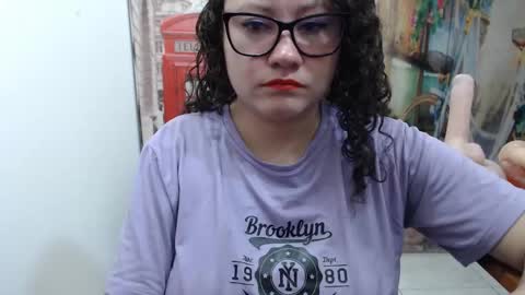 Snapshot of curly_greeneyed chatting on October 2025 06:32:01 PM Vannesa online show from October 2025 06:32:01 PM