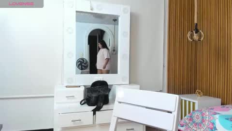 Snapshot of curvy_beauty_ chatting on October 2025 11:01:01 AM Hanna online show from October 2025 11:01:01 AM