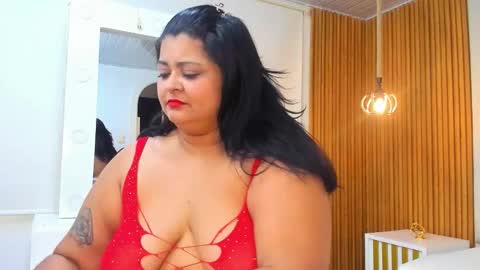 Snapshot of curvy_beauty_ chatting on November 2025 11:21:01 AM Hanna online show from November 2025 11:21:01 AM
