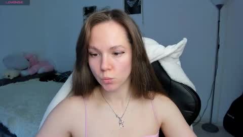 Snapshot of cute_little_ass chatting on November 2025 04:03:01 AM Emily online show from November 2025 04:03:01 AM