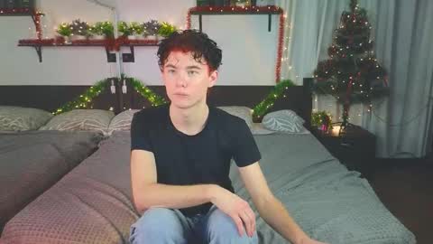 Snapshot of cute_mikex chatting on December 2025 09:30:01 PM Mike online show from December 2025 09:30:01 PM