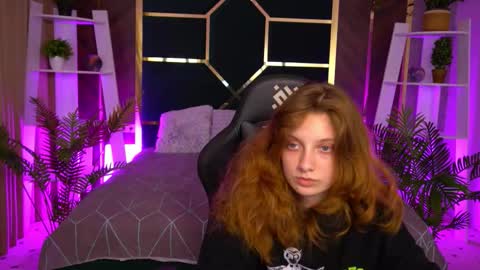 Foxy online show from November 2025 02:16:01 PM