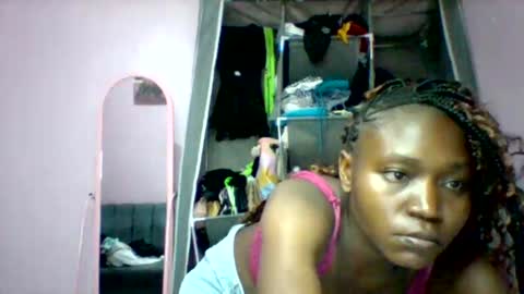 Snapshot of cutezola chatting on November 2025 06:01:01 AM cutezola online show from November 2025 06:01:01 AM