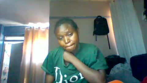 Snapshot of cutezola chatting on December 2025 07:12:01 AM cutezola online show from December 2025 07:12:01 AM