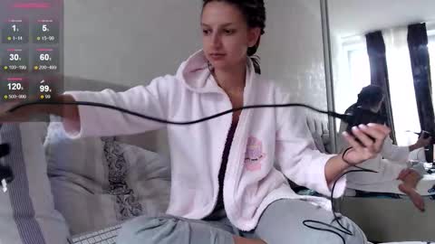 Alisa online show from September 2025 11:12:02 AM