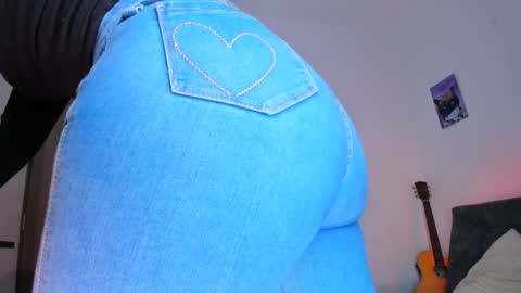 Snapshot of daddylovesmybigbutt chatting on December 2024 04:12:01 AM Creamy online show from December 2024 04:12:01 AM