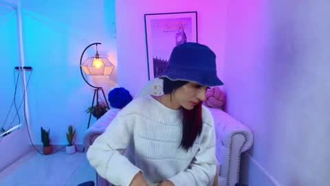 dafne huges online show from January 2025 12:17:02 PM