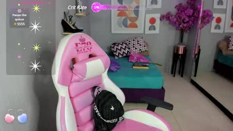 dafne huges online show from February 2025 07:49:01 PM