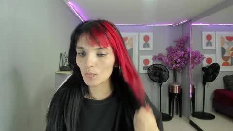 dafne huges online show from February 2025 10:30:01 PM