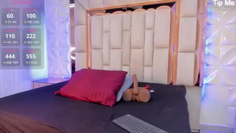 Dafnee online show from November 2025 12:04:01 PM