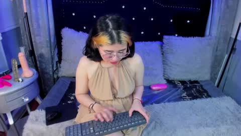 Dafne  online show from September 2025 10:37:01 AM