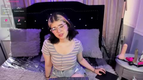 Dafne  online show from September 2025 02:09:02 PM