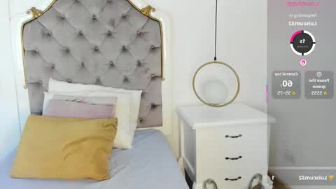 dakota lee20 online show from November 2025 12:30:01 PM