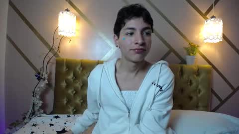 Damiian21  online show from February 2025 02:42:01 PM