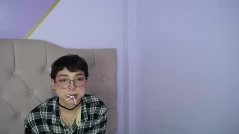 Damiian21  online show from February 2025 03:43:02 PM