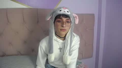 Damiian21  online show from March 2025 01:57:02 PM