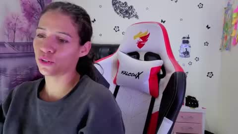 danielarivasth online show from September 2025 06:18:02 PM