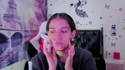danielarivasth online show from September 2025 01:11:01 PM