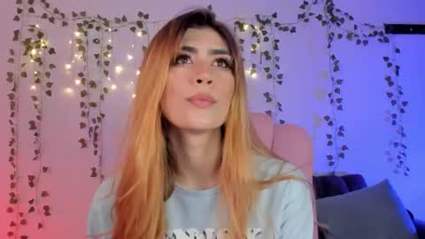 Snapshot of daniela_saenz1 chatting on December 2025 03:45:02 AM Dani Saenz online show from December 2025 03:45:02 AM