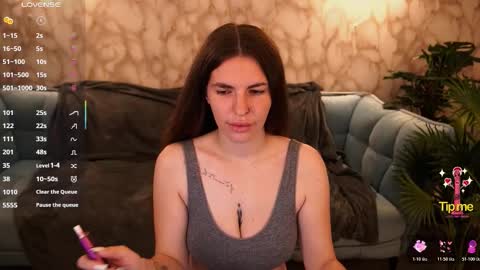 danielareign online show from November 2025 07:19:01 AM