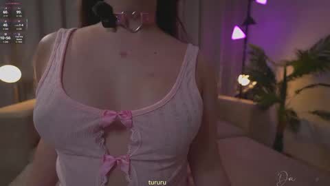 Snapshot of danii_xoxo chatting on October 2025 12:00:02 AM online show from October 2025 12:00:02 AM