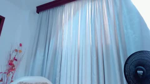 DannaHadid online show from February 2025 05:58:02 PM
