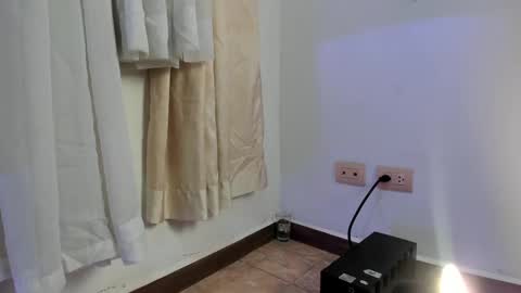 DannaHadid online show from March 2025 06:12:01 PM