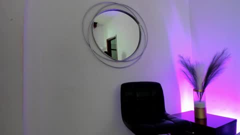 DannaHadid online show from March 2025 06:30:01 PM