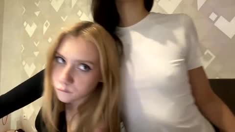 Snapshot of dark_cherie chatting on November 2025 08:19:01 PM dark cherie stacy online show from November 2025 08:19:01 PM