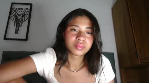 Snapshot of dark_enchantress_ chatting on October 2025 10:21:01 PM Sofia online show from October 2025 10:21:01 PM