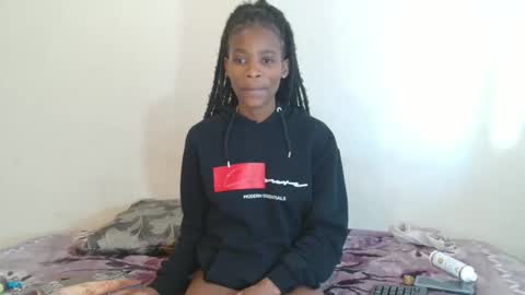 darkchocox01 online show from September 2025 01:02:01 PM