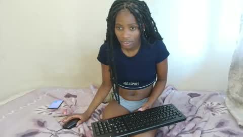 darkchocox01 online show from September 2025 02:43:01 PM