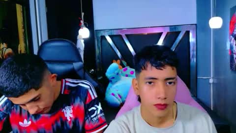 Snapshot of darwinandbrayan chatting on November 2025 08:08:02 PM darwinandbrayan online show from November 2025 08:08:02 PM