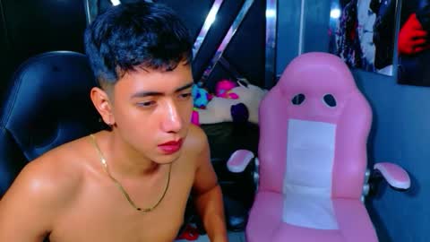 Snapshot of darwinandbrayan chatting on November 2025 11:29:01 AM darwinandbrayan online show from November 2025 11:29:01 AM