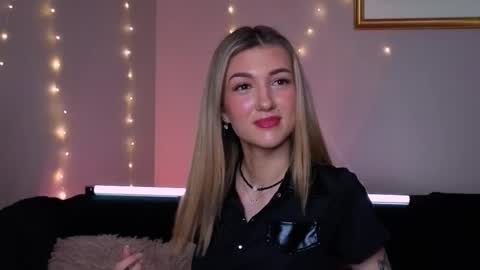 Snapshot of delcieodoherty chatting on November 2025 08:22:01 PM Adla online show from November 2025 08:22:01 PM