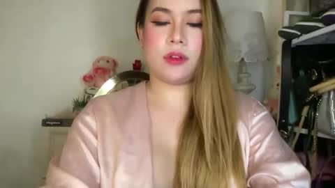 iyalicious online show from November 2025 06:18:02 PM