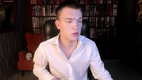 Snapshot of derek_banville chatting on November 2025 08:07:01 PM Derek online show from November 2025 08:07:01 PM