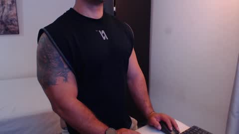 Snapshot of derek_group chatting on December 2024 11:34:02 PM Derek online show from December 2024 11:34:02 PM