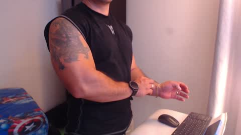 Snapshot of derek_group chatting on January 2025 10:48:01 PM Derek online show from January 2025 10:48:01 PM