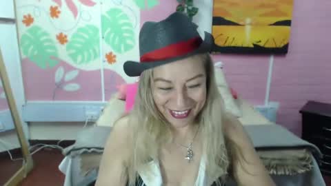Snapshot of desire_latin chatting on January 2025 04:23:01 PM VALERIA online show from January 2025 04:23:01 PM