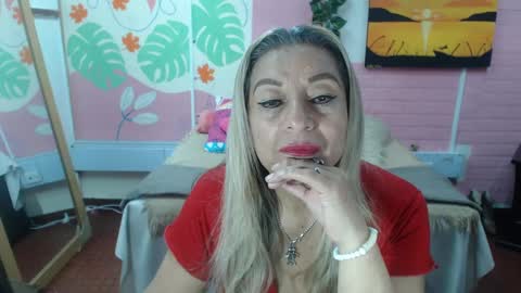 Snapshot of desire_latin chatting on September 2025 04:18:02 PM VALERIA online show from September 2025 04:18:02 PM