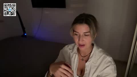 Nika online show from September 2025 07:19:02 PM
