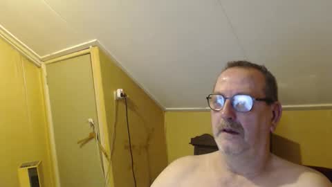 Snapshot of destelp chatting on December 2025 07:10:01 PM destelp online show from December 2025 07:10:01 PM