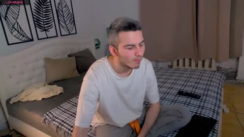 devin_ho online show from January 2025 08:21:01 PM